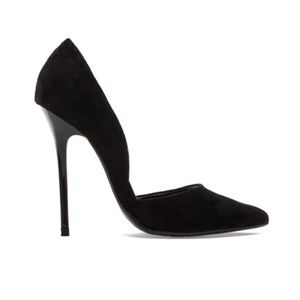 Steve Madden Varcityy heel in black suede size 9